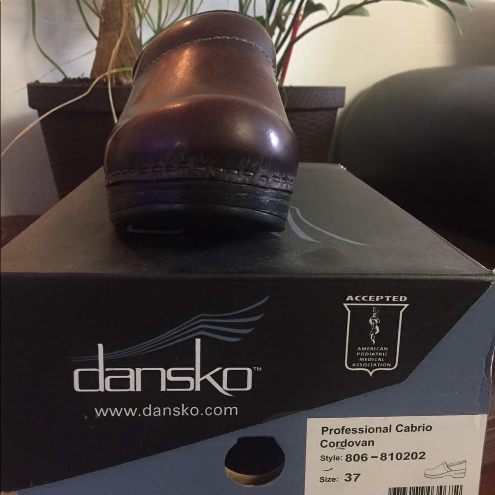 Dansko professional cabrio cordovan